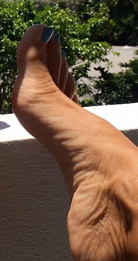 25P FEET
