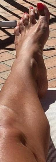 25P FEET