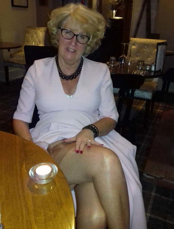 25P British wife
