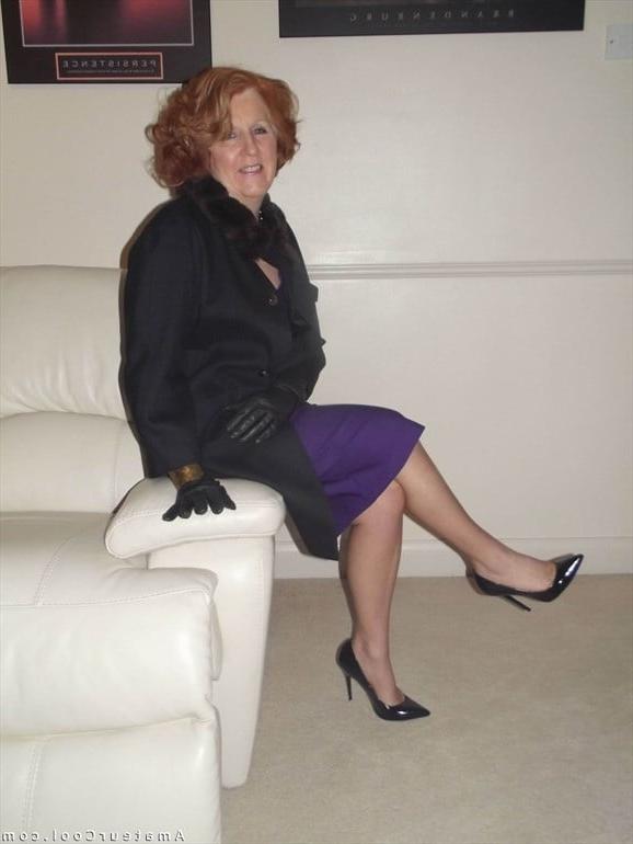 25P British wife