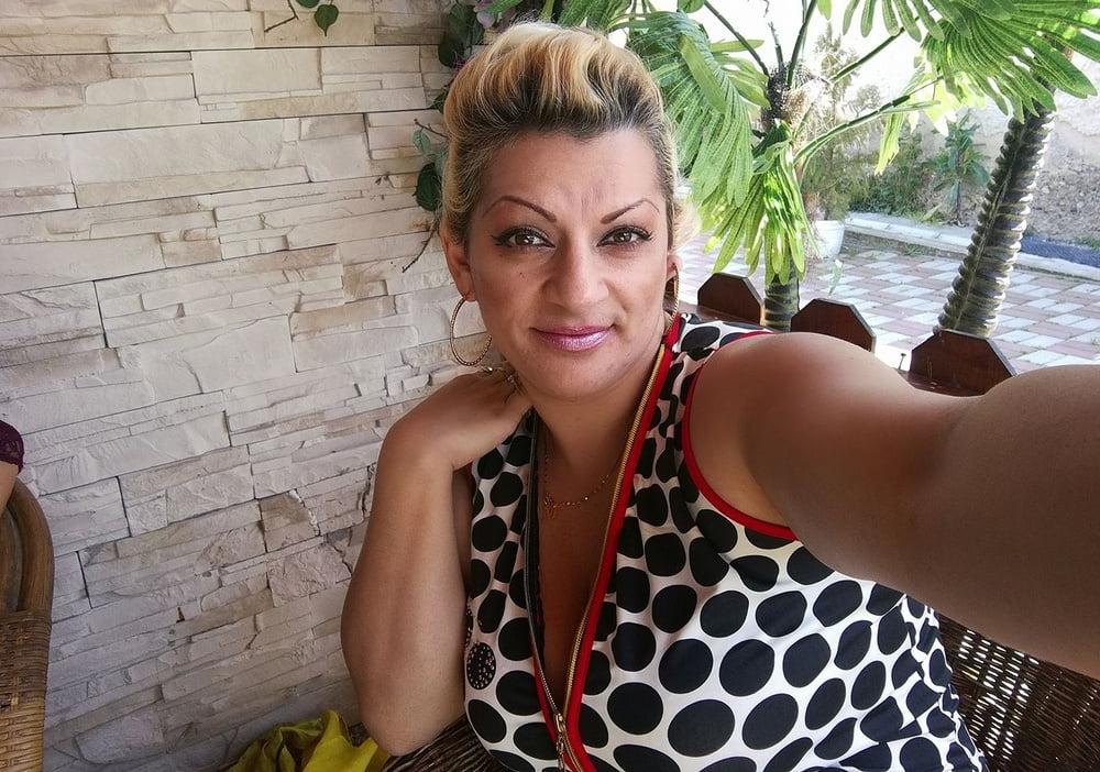 25P Ceske Matky - Czech Mom 1 - HORNY GYPSY MOM WITH FAT TITS