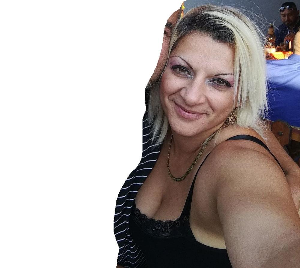 25P Ceske Matky - Czech Mom 1 - HORNY GYPSY MOM WITH FAT TITS
