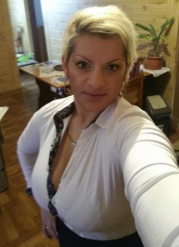 25P Ceske Matky - Czech Mom 1 - HORNY GYPSY MOM WITH FAT TITS