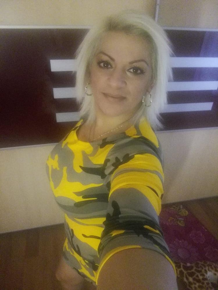 25P Ceske Matky - Czech Mom 1 - HORNY GYPSY MOM WITH FAT TITS