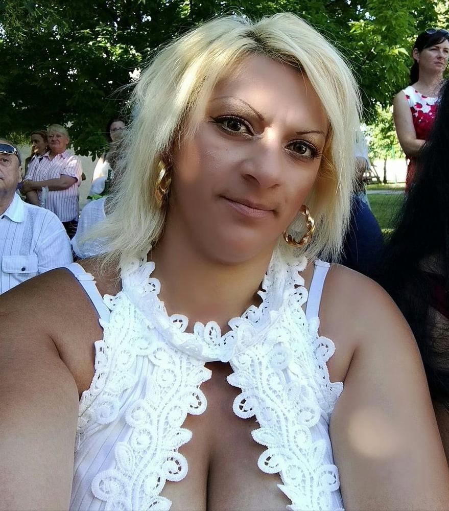 25P Ceske Matky - Czech Mom 1 - HORNY GYPSY MOM WITH FAT TITS