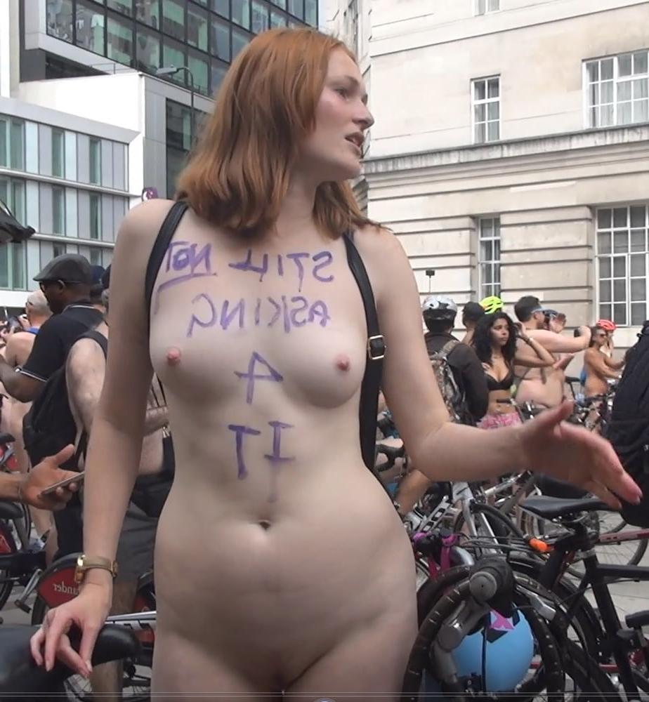 25P cute girls boobs