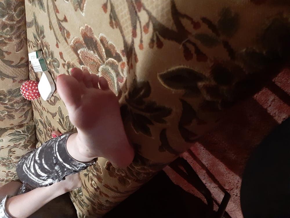 6P Long toes