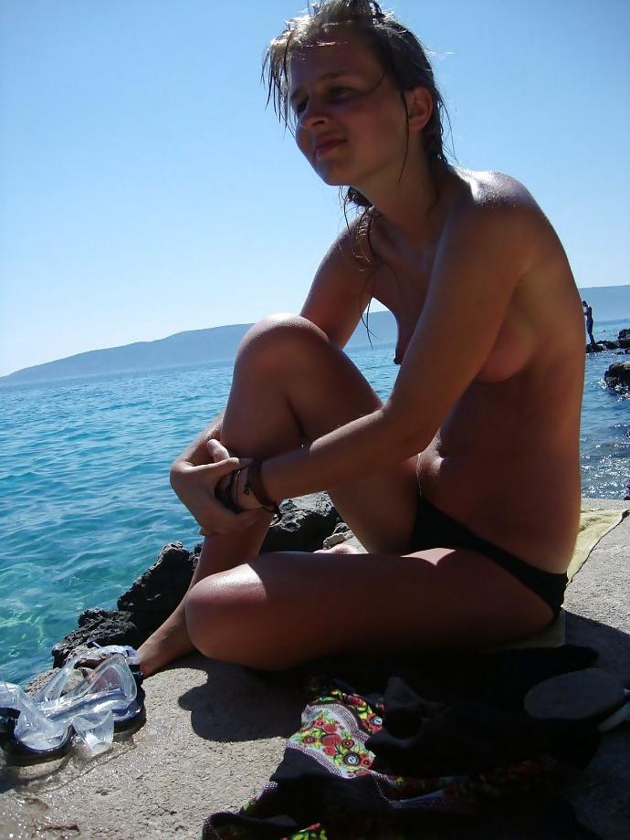 24P Topless chicks teasing