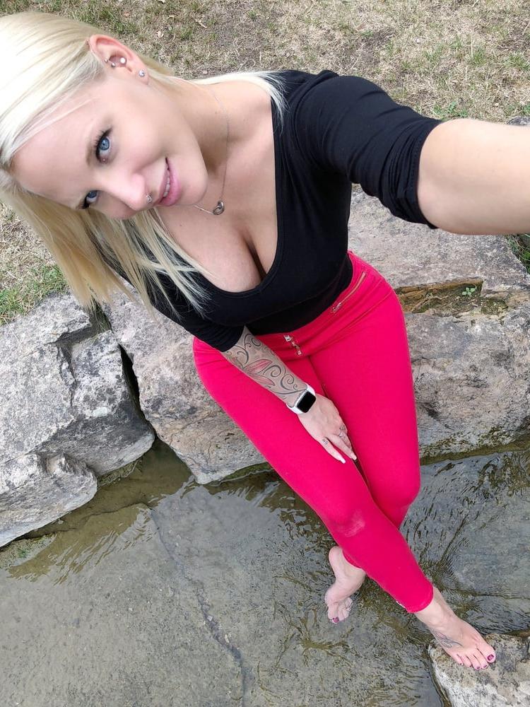 25P German Lara Feet