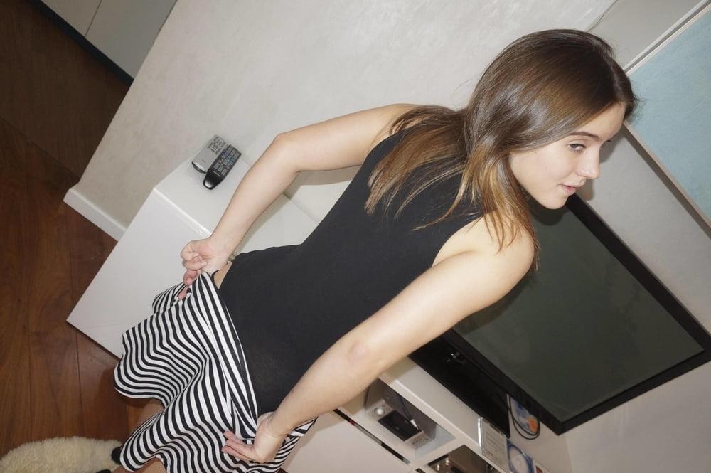 25P Julia, cute brunette