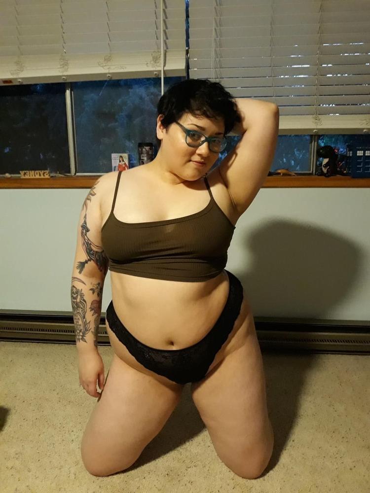 18P Chubby Little Paige