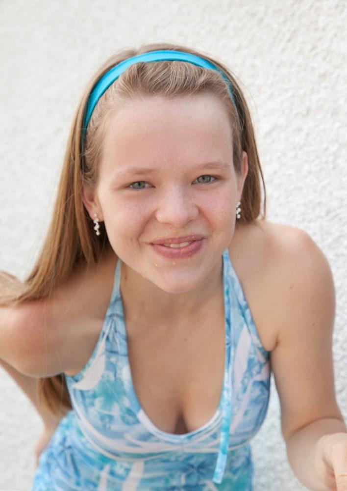 25P Cute and Sexy Willow