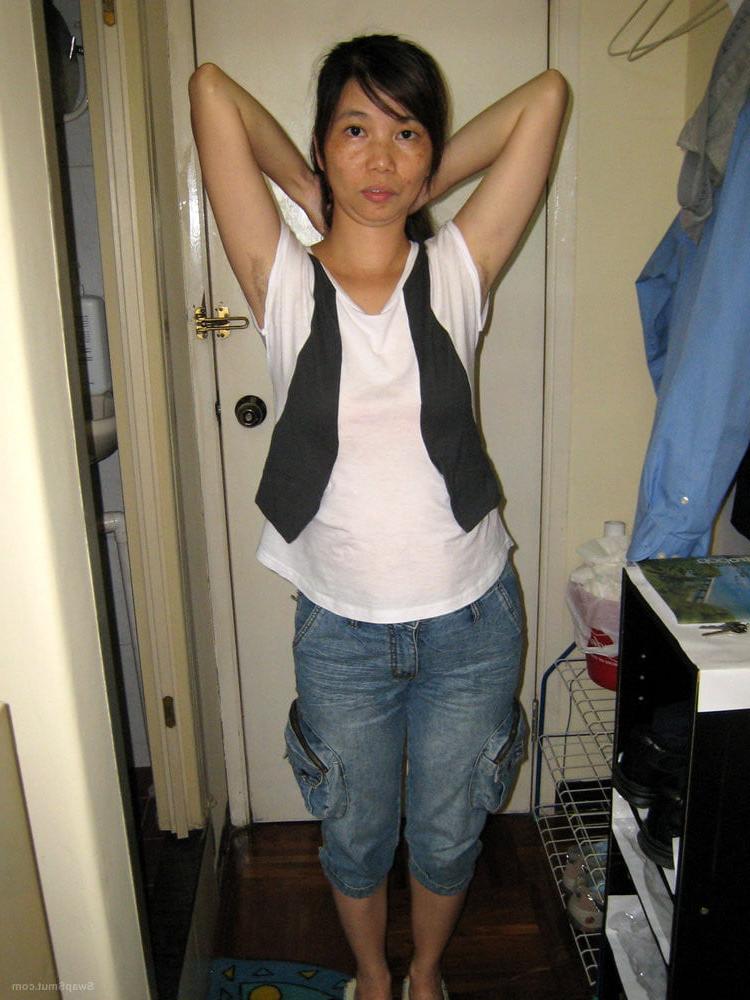 18P Hairy Asian Wife Opening Her Juicy Pussy