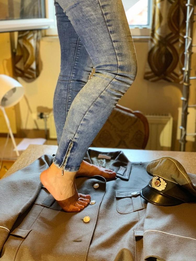 25P Sexy Feet and Old uniform
