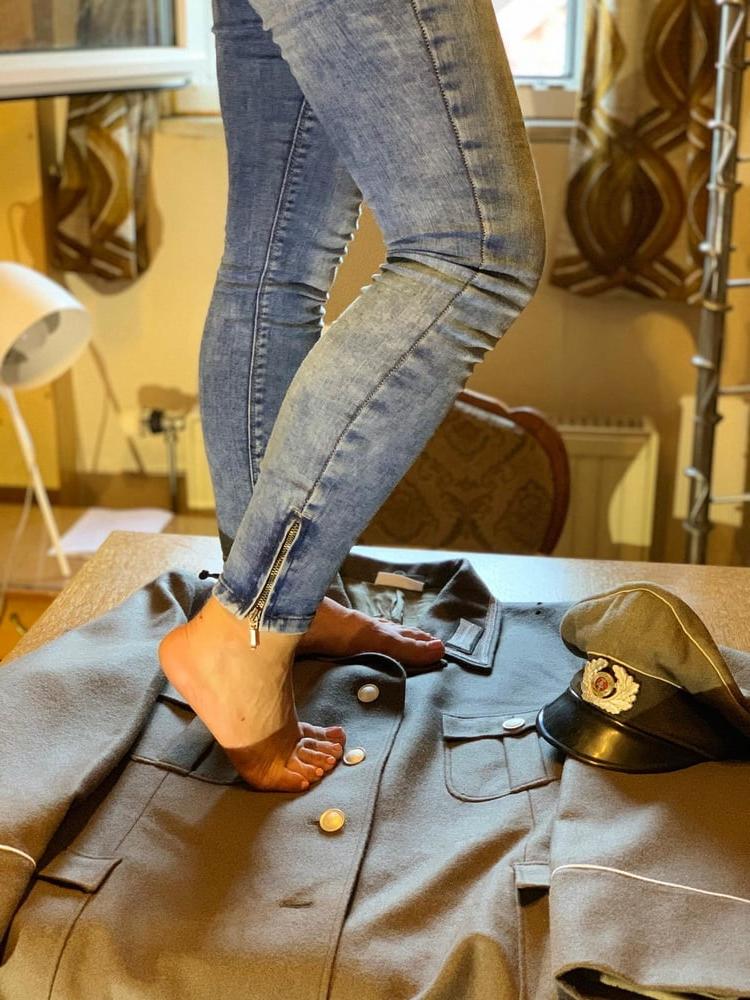 25P Sexy Feet and Old uniform