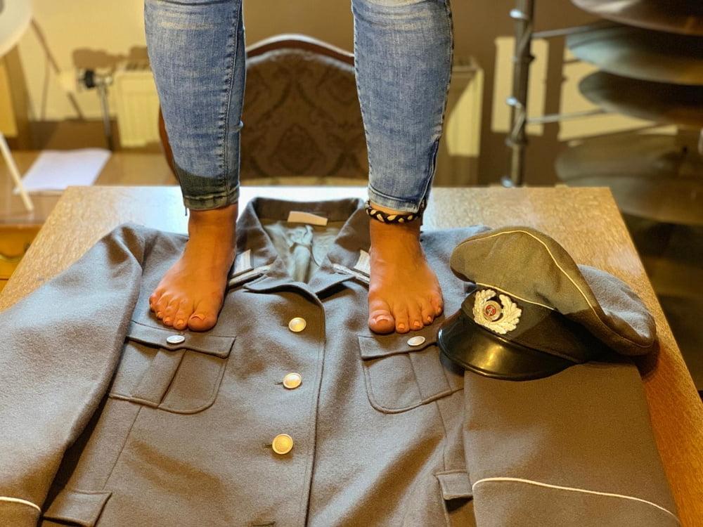 25P Sexy Feet and Old uniform