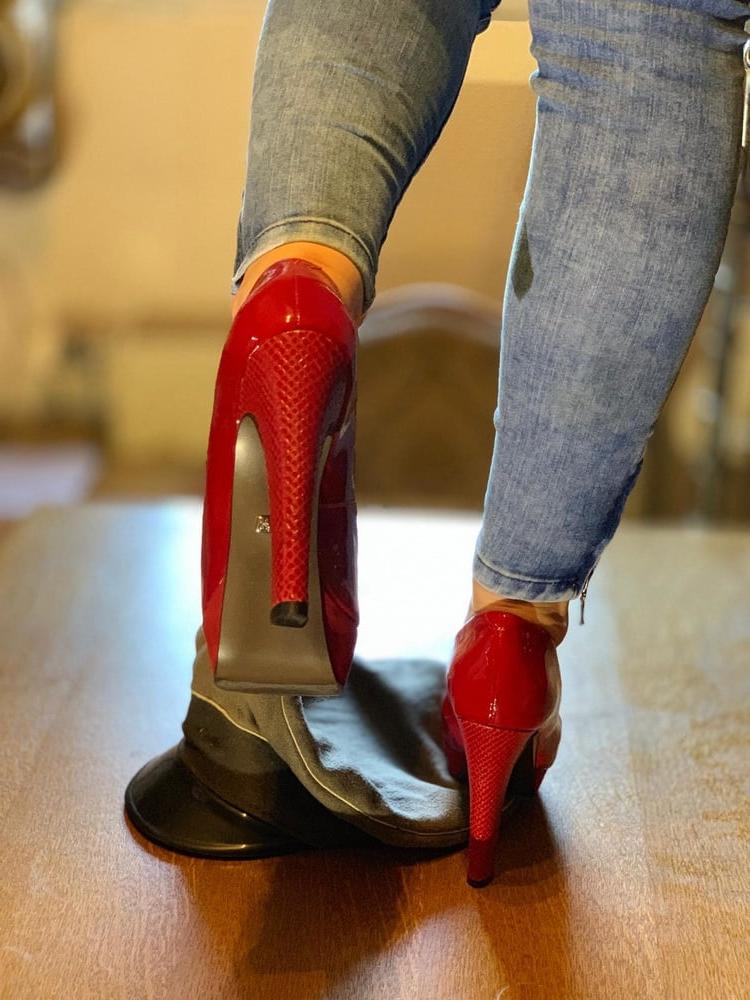 25P Sexy Feet and Old uniform