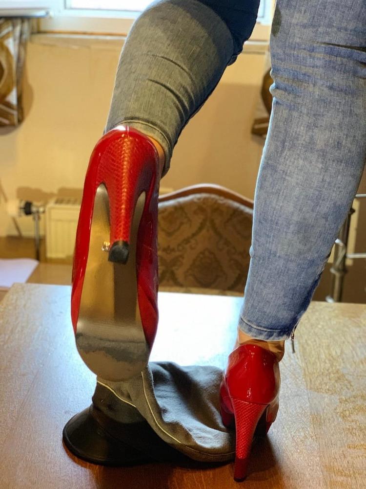 25P Sexy Feet and Old uniform