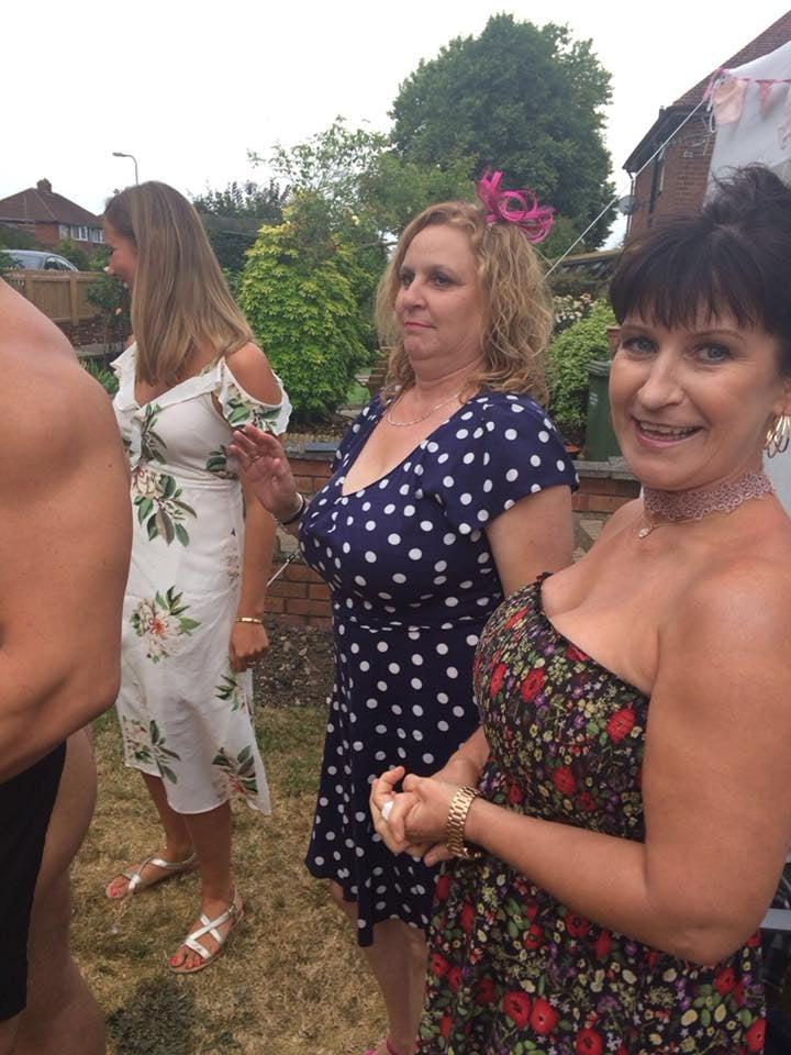 25P Big Titted British Women 20