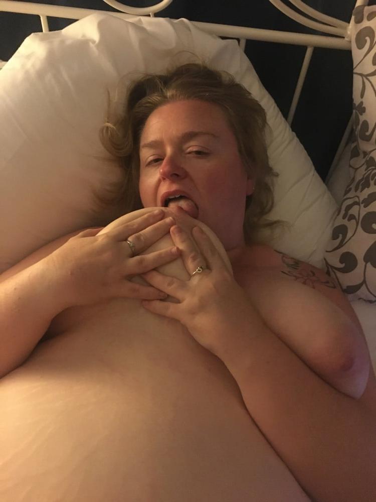 8P British Amateur Blonde BBW Mrs T Horny Before Sleep