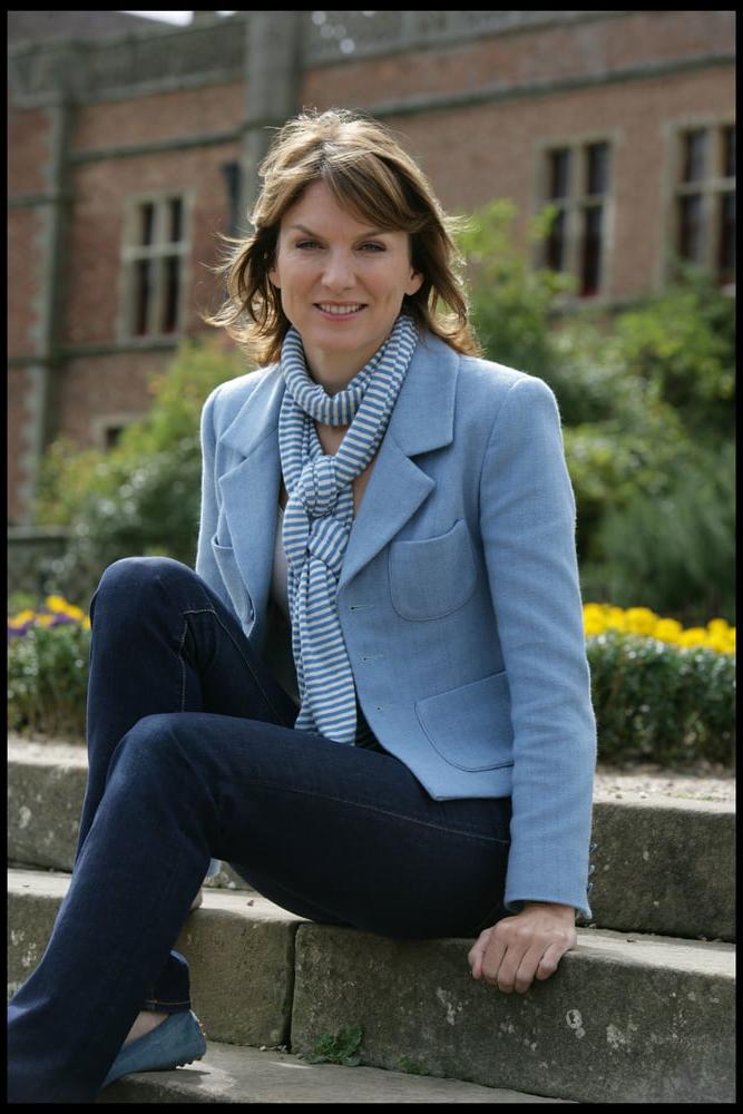 25P Fiona Bruce, British Presenter, Celebrity
