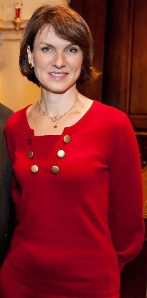 25P Fiona Bruce, British Presenter, Celebrity
