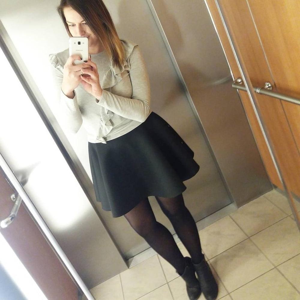 25P Legs, Feet &amp; Stockings 85