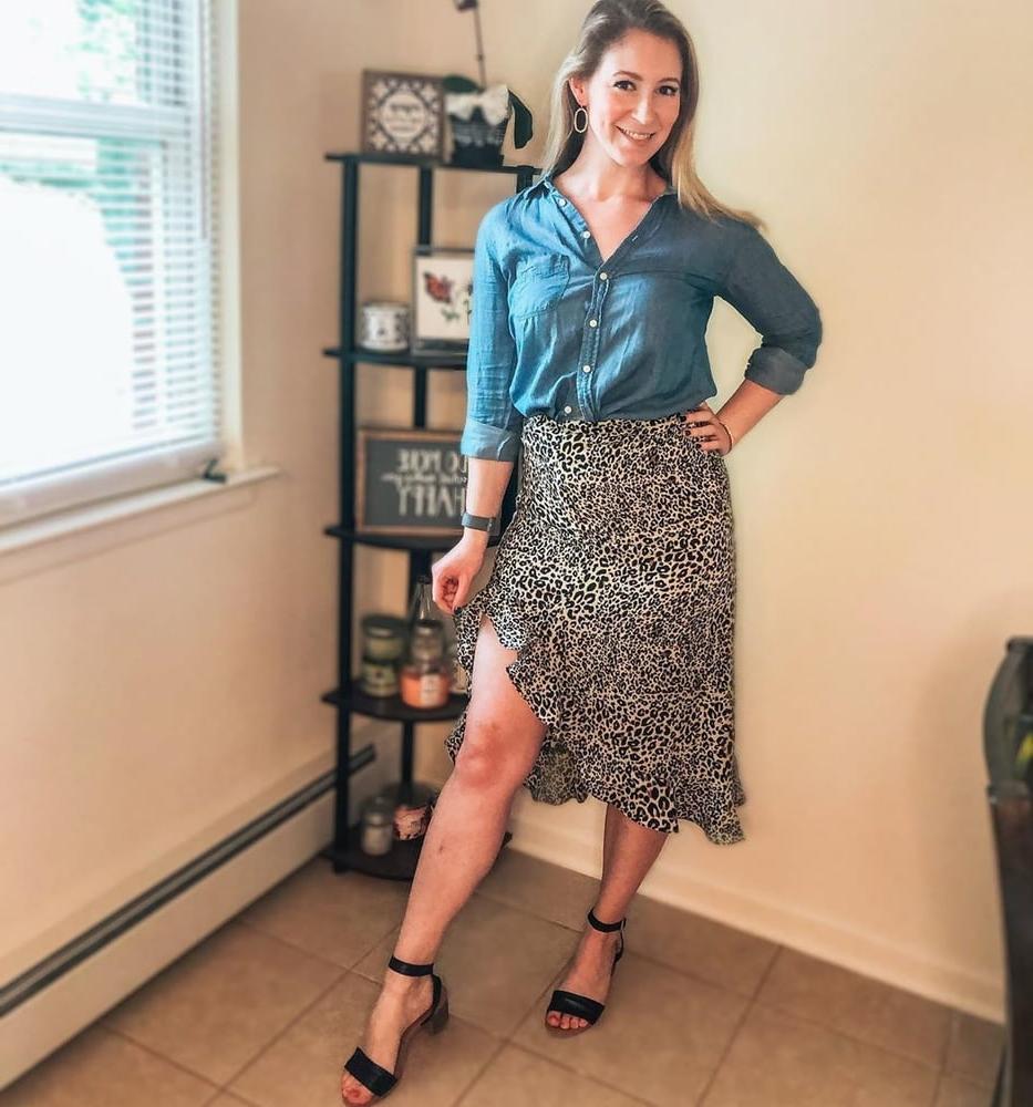 25P Sexy Music Teacher with nice Feet and Legs