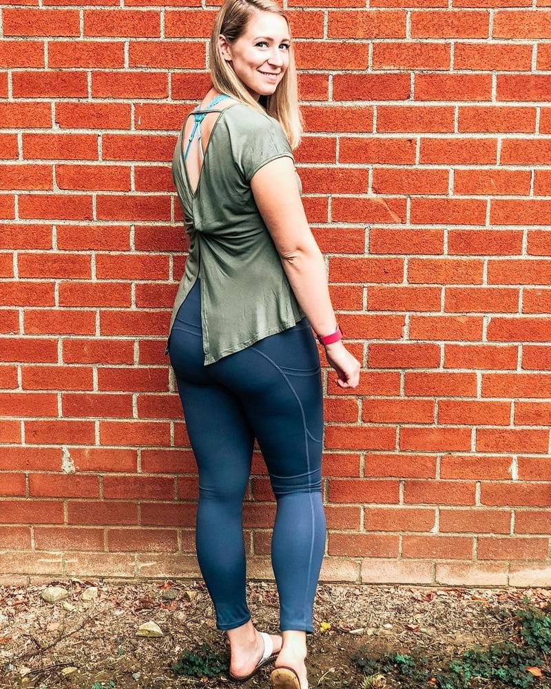 25P Sexy Music Teacher with nice Feet and Legs