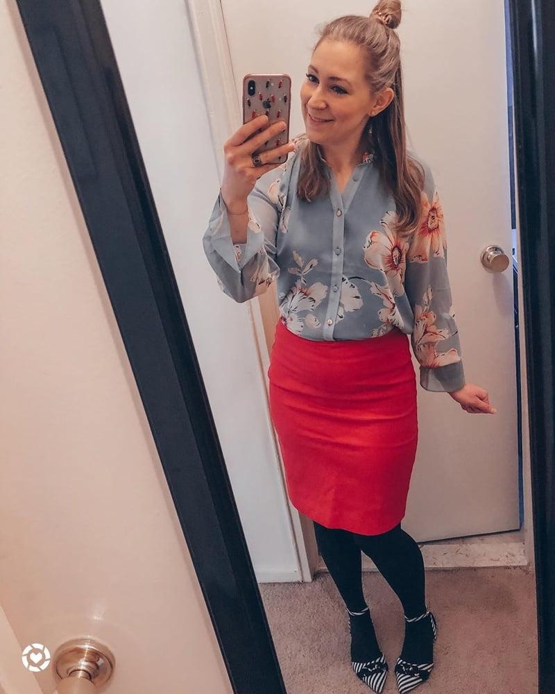 25P Sexy Music Teacher with nice Feet and Legs