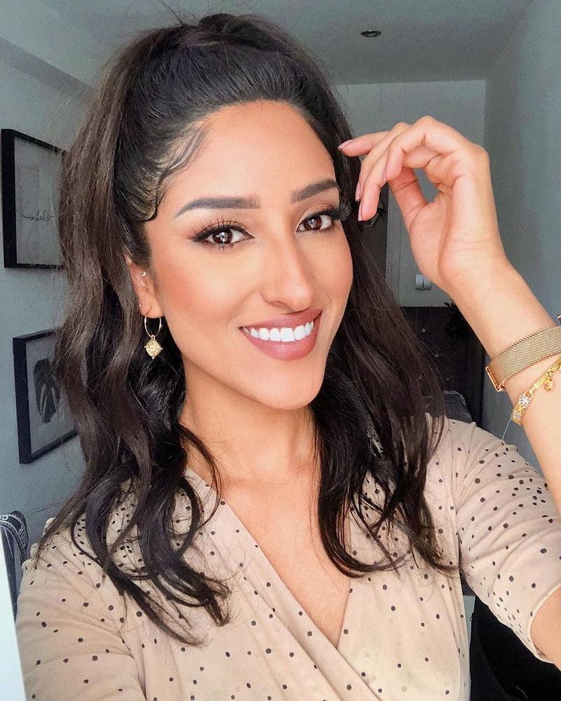 25P Indian Bitch who got nudes?