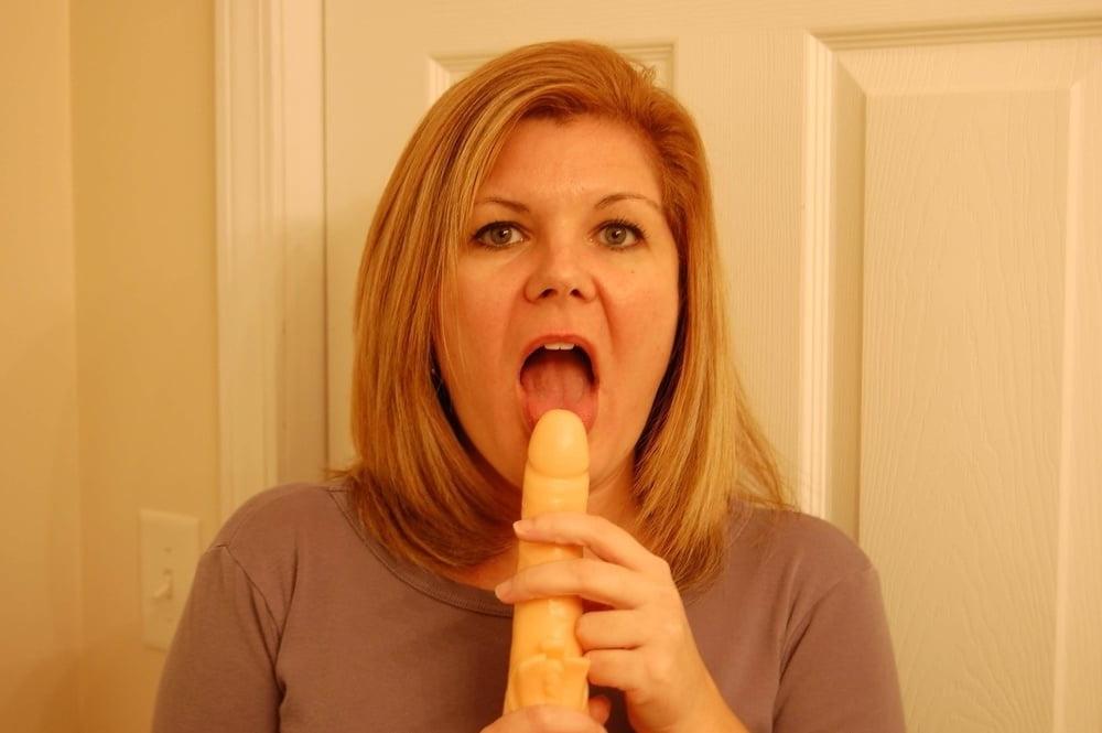 25P Whore Ashley Is A Chubby Curvy Needy Old Attention Slut