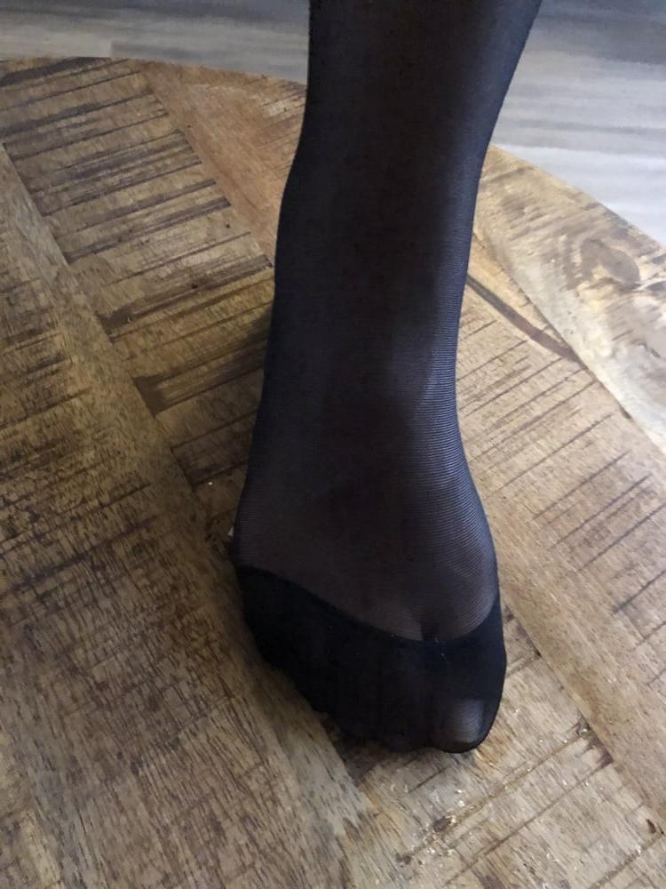 9P Feet in black stockings