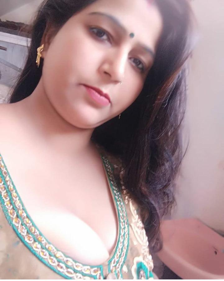 23P desi cute bhabi