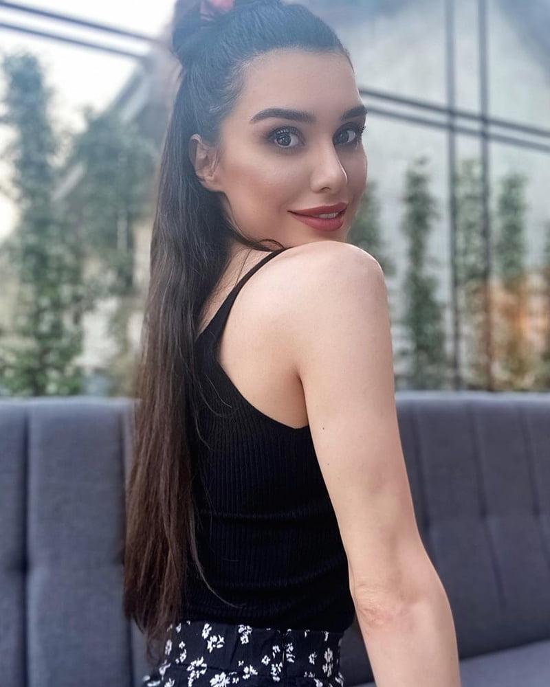 6P Turkish Bitch