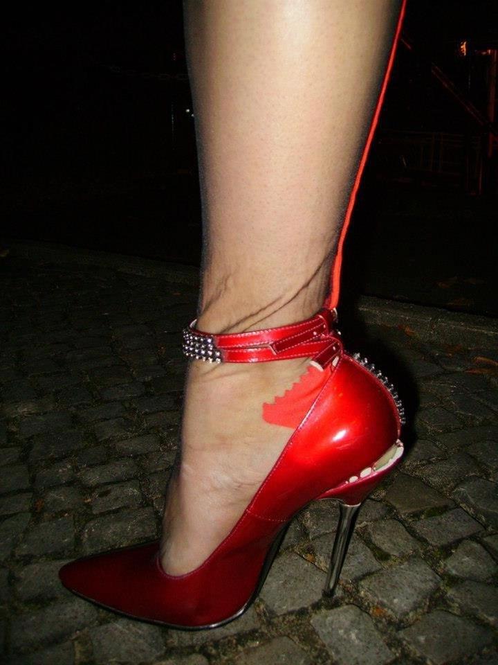 25P I love high heels in nylon feet