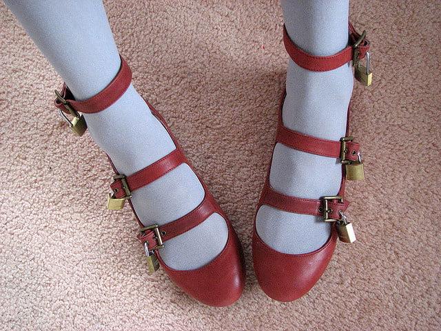 25P I love high heels in nylon feet