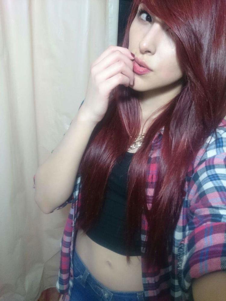 24P Daniela Zavala linda novinha punk