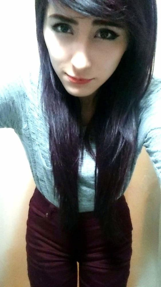 24P Daniela Zavala linda novinha punk