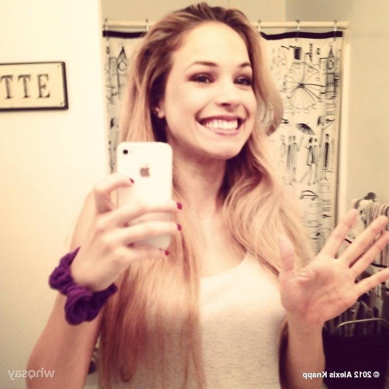 25P Alexis Knapp cute woman.