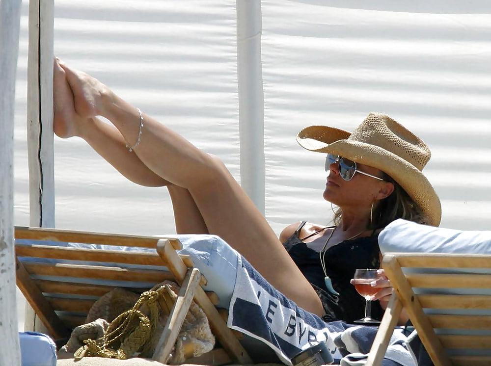 25P victoria beckam feet