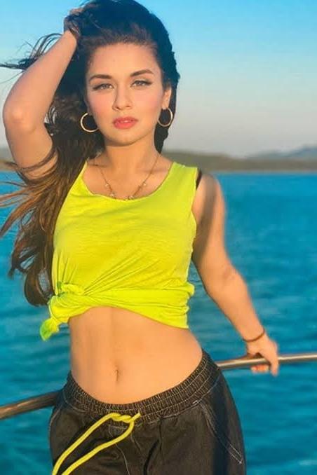 22P Avneet kaur sexy bitch