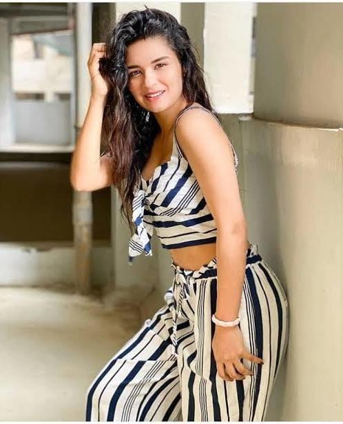 22P Avneet kaur sexy bitch