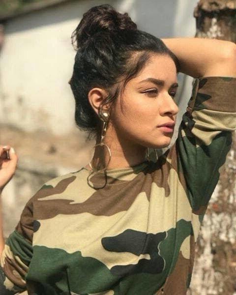 22P Avneet kaur sexy bitch