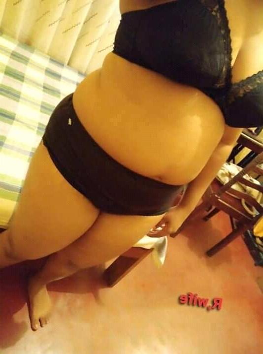 6P Srilankan hot chubby wife