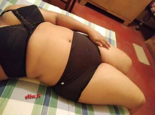 6P Srilankan hot chubby wife