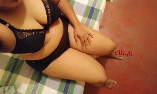 6P Srilankan hot chubby wife