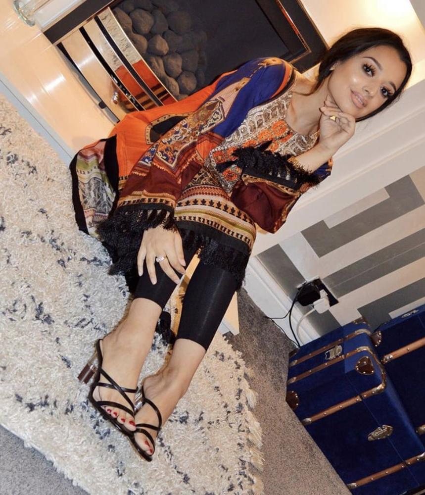 25P Sexy Paki Bitch