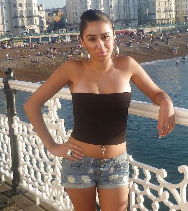 25P Dirty British UK Indian Paki slut 