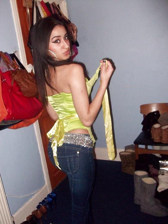 25P Dirty British UK Indian Paki slut 